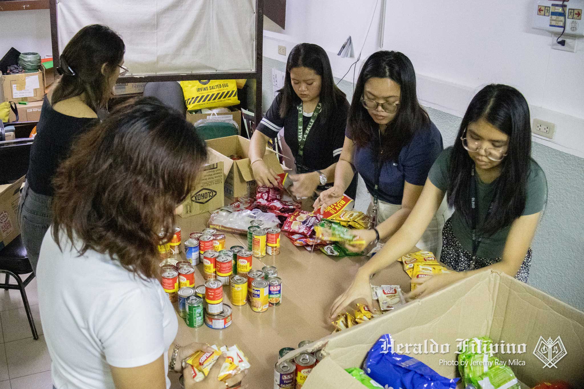 DLSU-D delivers aid to STS Kristine victims